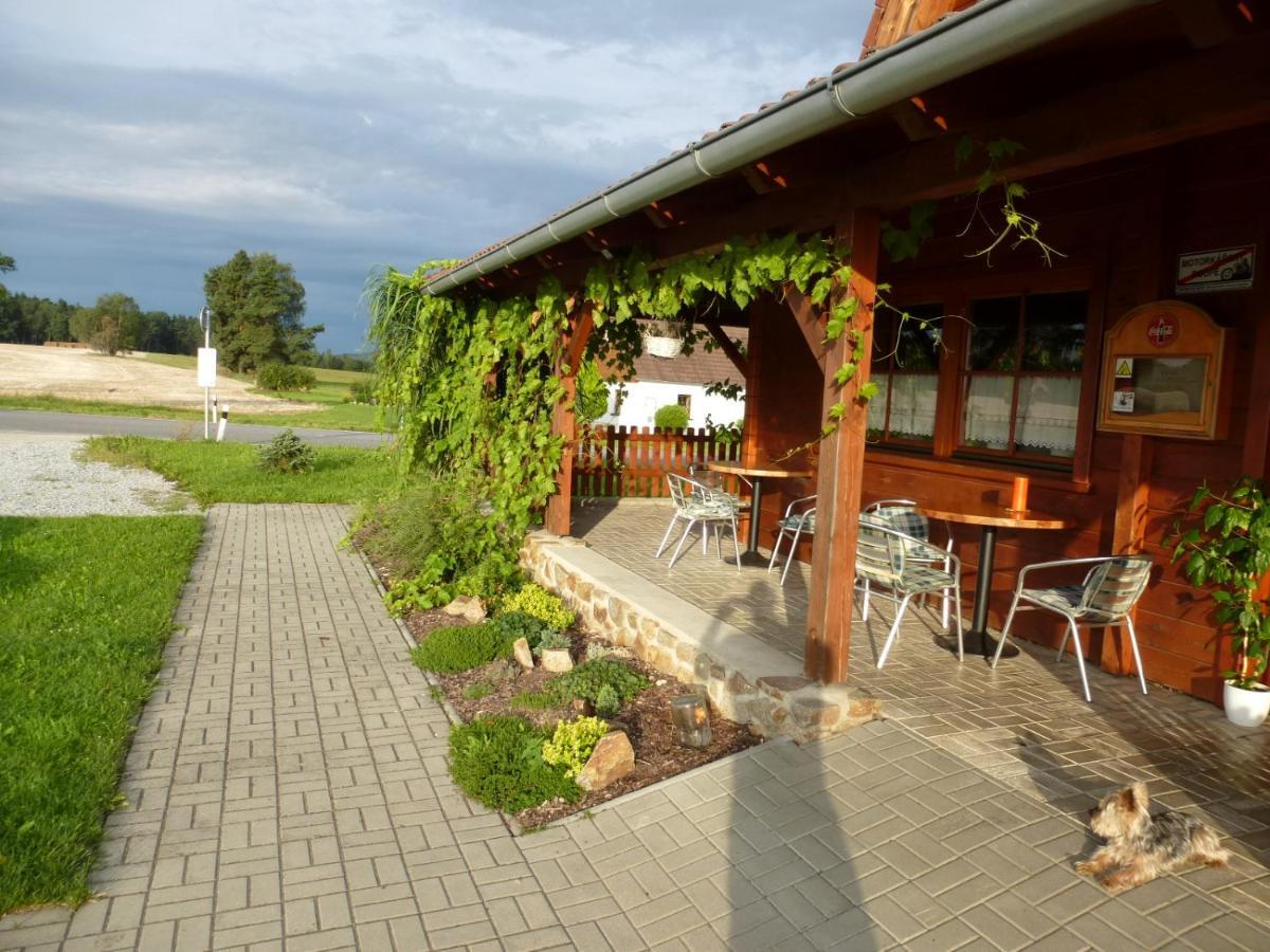 Hotel Restaurace Vráž Trhové Sviny Exterior foto